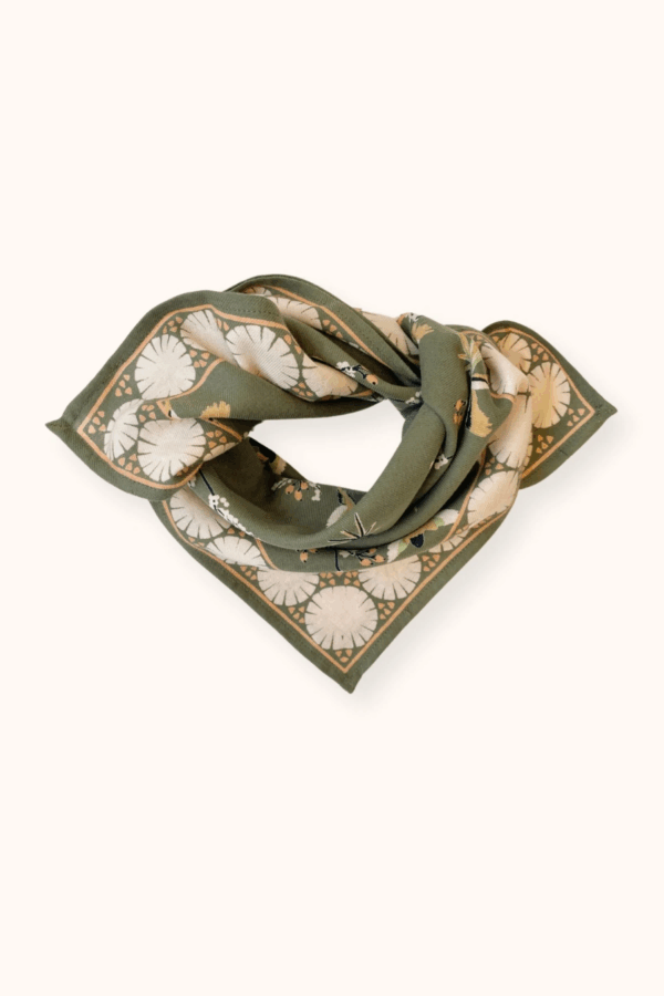 Petit foulard Manika Cerisier Eucalyptus de la marque Apaches Collections