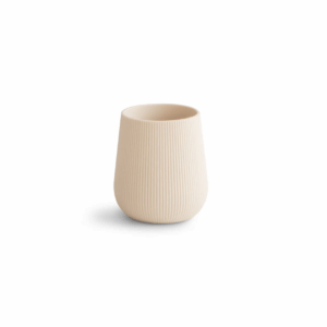 Mushie Silicone Starter Cup sable – gobelet d’apprentissage en silicone 100 % alimentaire