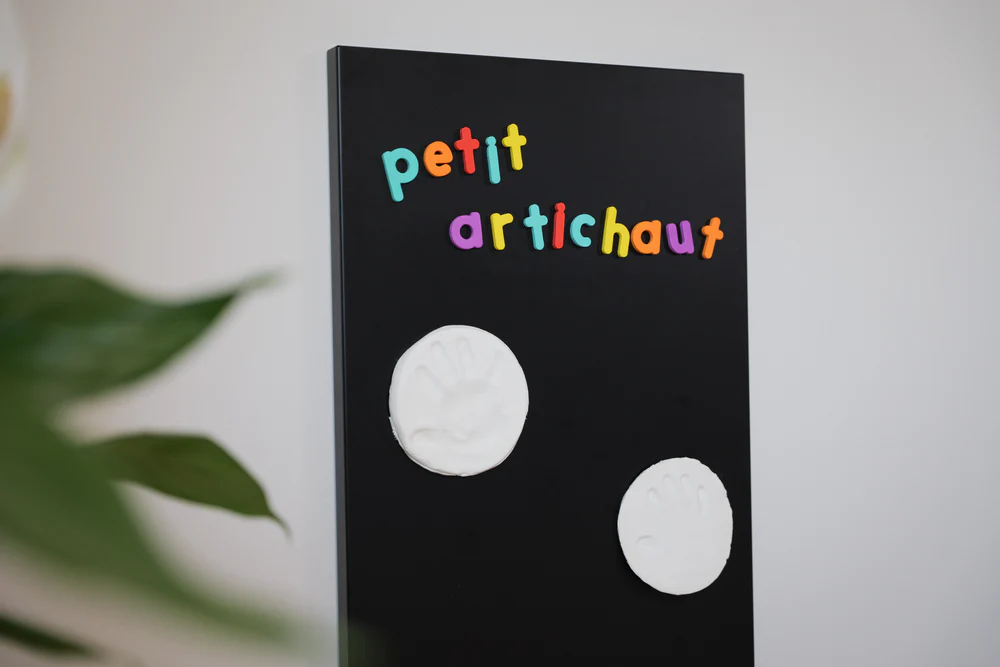 Magnet personnalisé avec l’empreinte de la main de bébé