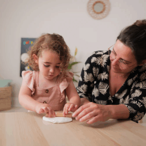 Magnet souvenir avec empreinte bébé, à afficher sur surface métallique