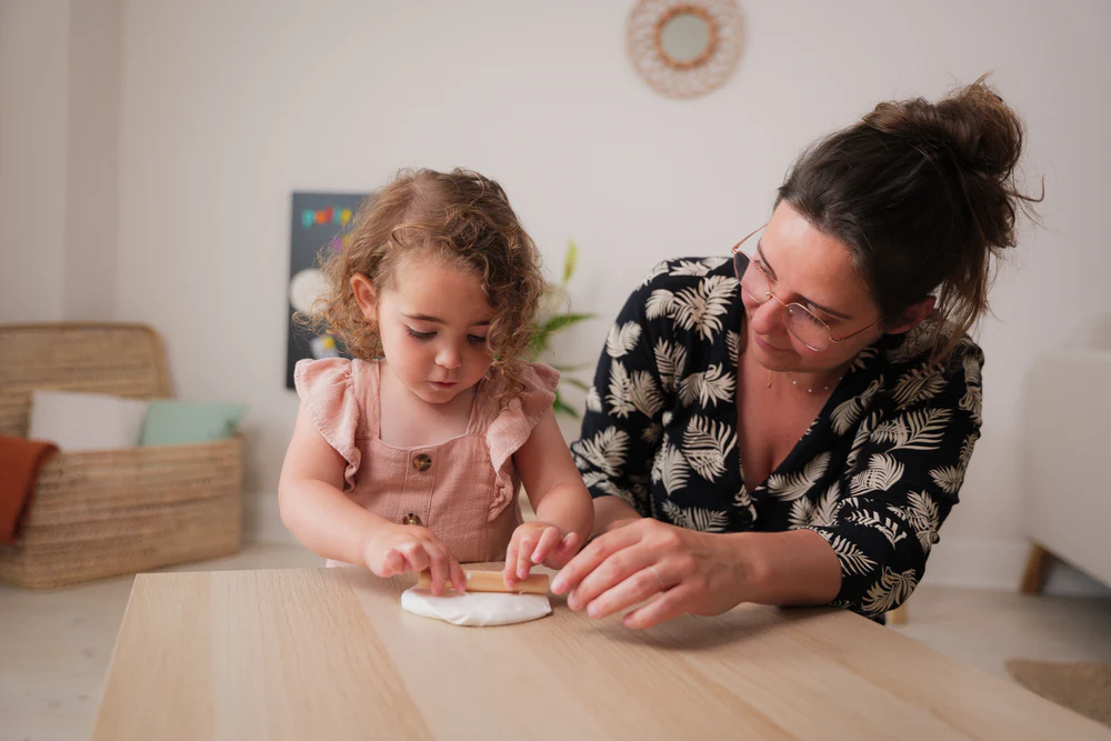 Magnet souvenir avec empreinte bébé, à afficher sur surface métallique