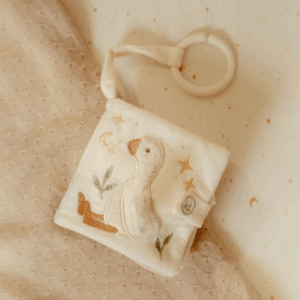 Boucle pour attacher le livre Little Dutch à la poussette Newborn Naturals